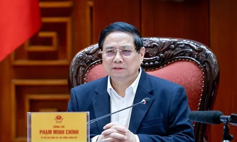 Đảng ủy Chính phủ, Chính phủ cùng cả nước tiếp tục thực hiện cùng lúc nhiều công việc quan trọng