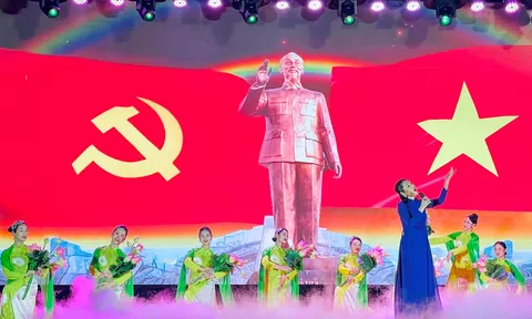 Thủ đô Hà Nội triển khai cao điểm tuyên truyền kỷ niệm 50 năm ngày thống nhất đất nước