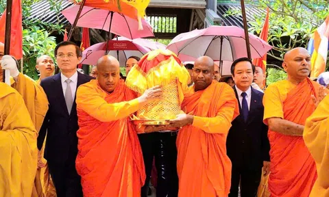 Trang Nghiêm Lễ Cung Rước Xá Lợi Đức Phật Về Chùa Bái Đính