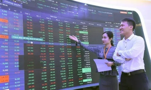 Thanh khoản cải thiện đáng kể, chứng khoán tăng gần 4% trong tháng 3