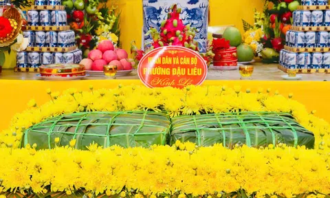 Hà Tĩnh: Gói cặp bánh chưng 80kg dâng lên các Vua Hùng