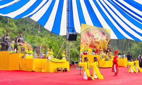 Hà Tĩnh: Đại lễ giỗ Quốc tổ Hùng Vương năm 2025 diễn ra trang trọng, thành kính