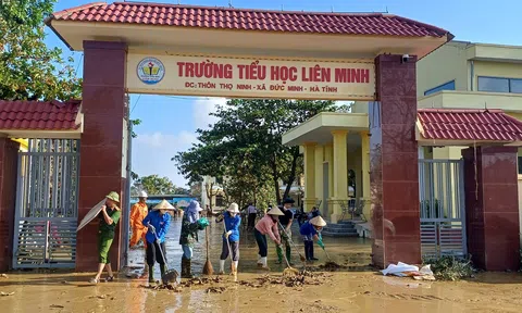 Trang Chủ LC88.COM Link Mới 2026 Đăng Ký LC 88 vùng ngập lũ Hà Tĩnh tất bật dọn nhà, trường học khi nước lũ rút