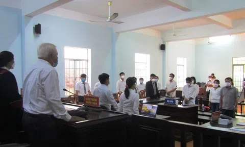 Văn phòng đăng ký đất đai và Chi cục thuế TP Phan Thiết: 22 năm 3 tháng tù cho 10 bị cáo