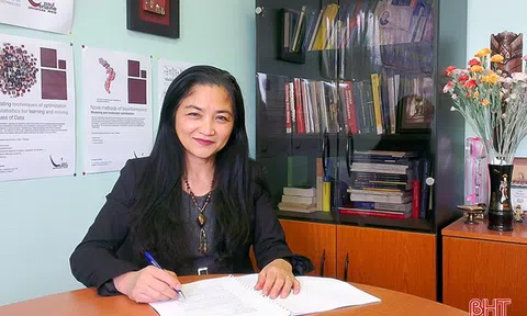 GS Lê Thị Hoài An nhận giải thưởng Toán học Caratheodory