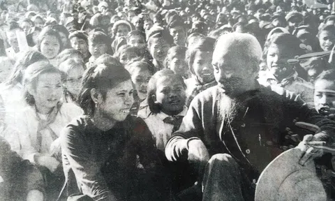 Nhớ lời Bác dạy: "Việc gì có hại cho dân phải hết sức tránh"