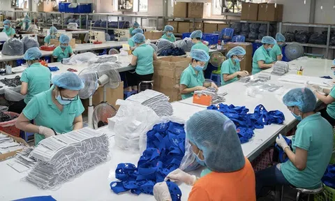 10Lc88 Giải Trí Thể Thao khẩu trang sôi động trở lại sau cảnh báo về dịch COVID-19