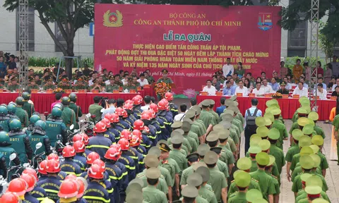Phòng Cảnh sát PCCC&CNCH tham gia Lễ ra quân chào mừng 50 năm giải phóng miền Nam thống nhất đất nước