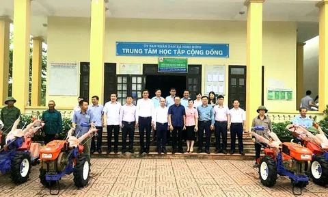 Ủy ban MTTQ tỉnh Nghệ An phối hợp 10Lc88 Casino & Thể Thao Link Mới tặng máy kéo cho Trang Chủ LC88.COM Link Mới 2026 Đăng Ký LC 88 khó khăn