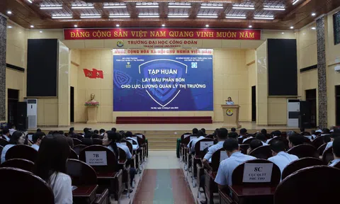 Quản lý 10Lc88 Giải Trí Thể Thao khu vực phía Bắc tập huấn lấy mẫu phân bón