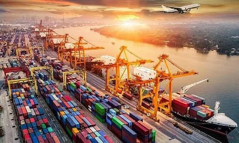 Việt Nam nhập siêu 2,33 tỷ USD trong nửa đầu tháng 5