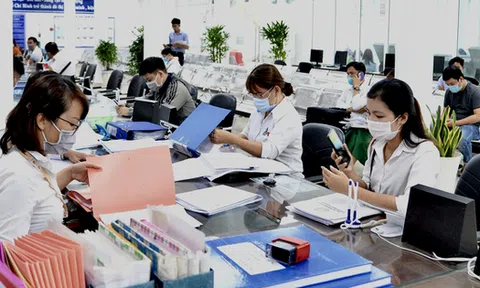 Bộ Nội vụ chuẩn bị đề án lương mới, bảo đảm đời sống cán bộ sau tinh gọn bộ máy
