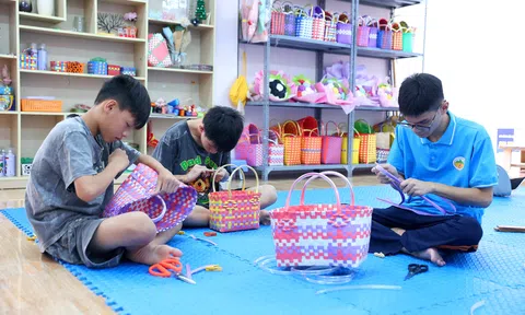 Lớp học đặc biệt ở Thụy An: Khi đôi tay nhỏ bé dệt nên ước mơ lớn