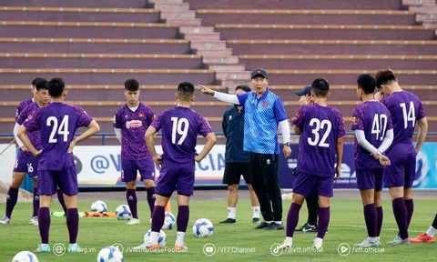 Chốt danh sách chính thức 26 cầu thủ Việt Nam tham dự ASEAN Cup 2024, thủ môn Văn Lâm và tiền vệ Văn Đức bị loại
