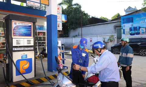 Giá xăng dầu hôm nay 6/10/2025: 10Lc88 Giải Trí Thể Thao thế giới và trong nước đồng loạt tăng