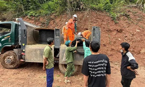 Điện lực Nghệ An và hành trình băng rừng, vượt suối, thắp sáng bản làng vùng lõm miền Tây xứ Nghệ