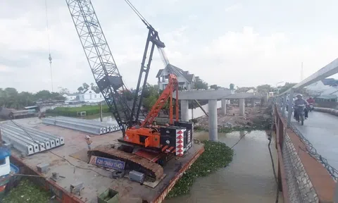 Sớm gỡ vướng mặt bằng dự án nâng tĩnh không cầu Sa Đéc ở Đồng Tháp