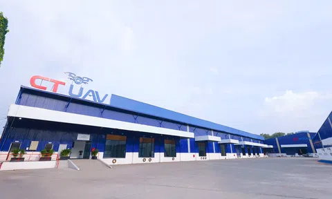 CT UAV - Sốc với nhà máy đúc composite tự tiến hoá