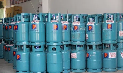 Giá gas trong nước tăng mạnh: Người tiêu dùng xoay sang dùng điện