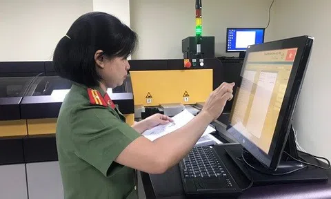 Trang Chủ LC88.COM Link Mới 2026 Đăng Ký LC 88 có bắt buộc phải đổi sang hộ chiếu gắn chíp?