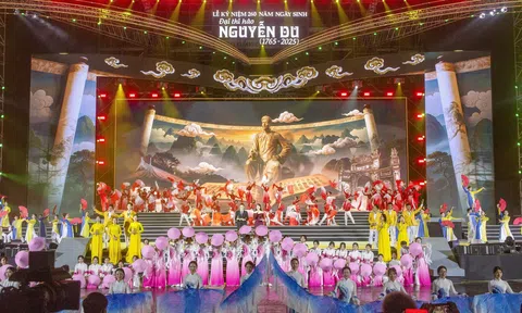 Hà Tĩnh: Trang trọng Lễ Kỷ niệm 260 năm Ngày sinh Đại thi hào Nguyễn Du