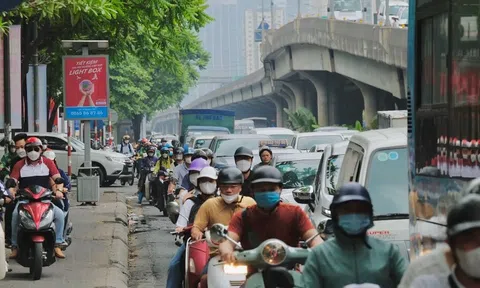 Hà Nội dồn lực hoàn thiện hạ tầng sạc và bãi đỗ trước khi siết xe máy xăng