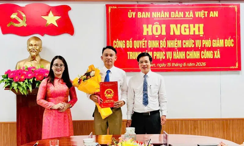Đà Nẵng: Xã Việt An công bố quyết định bổ nhiệm Phó Giám đốc Trung tâm Phục vụ hành chính công